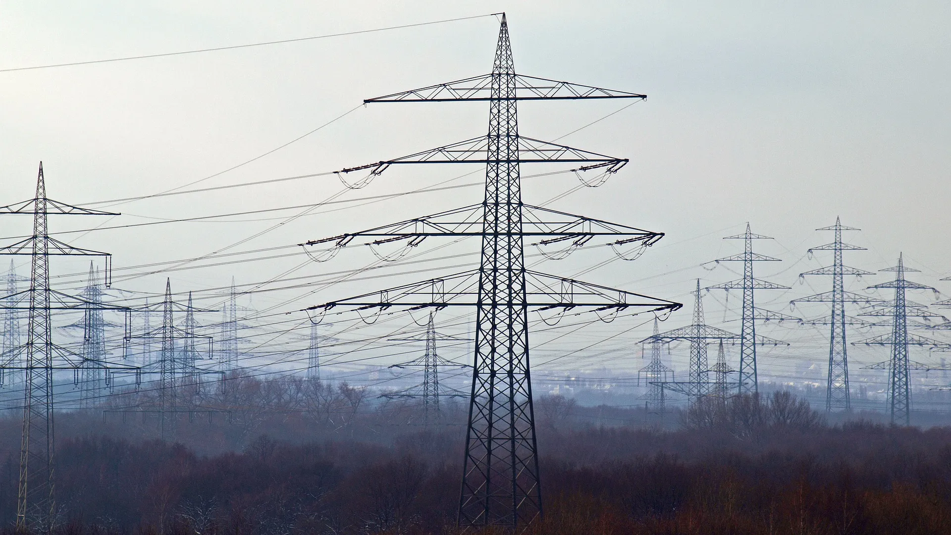 Rubrik_Klima_und_Energie_Strommasten_c._Pixabay_energy-1685945_1920